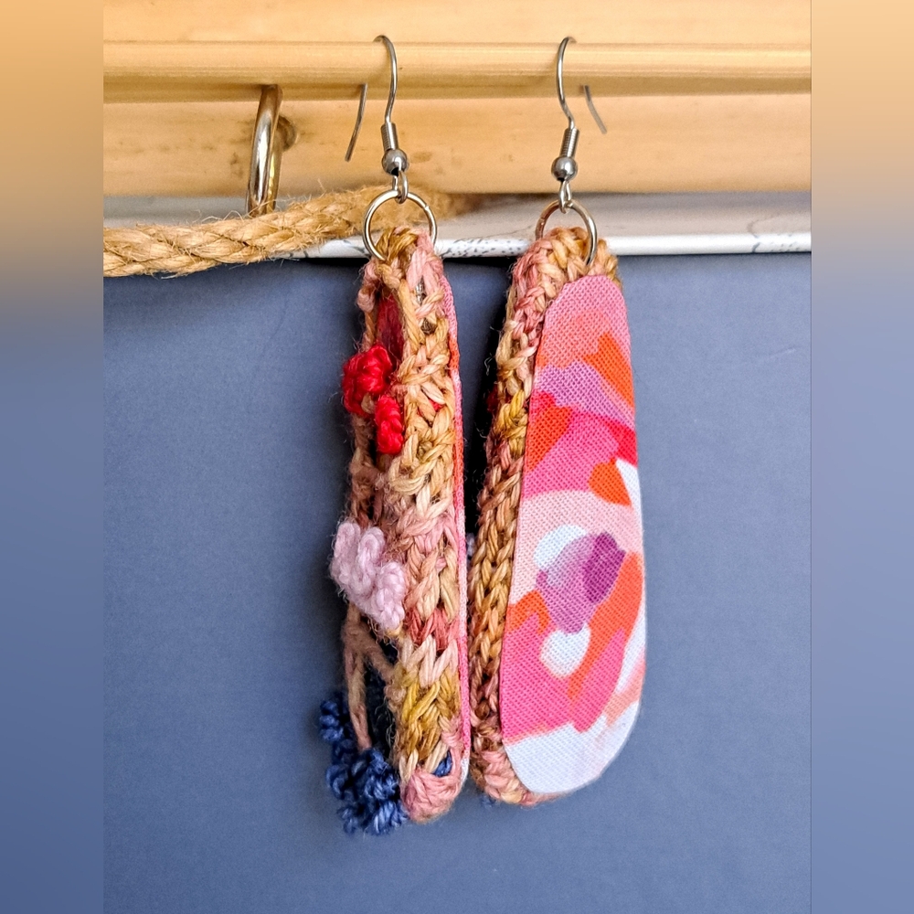 Teardrop Hand Knitted and Embroidered Earrings with Dry Flowers Colorful Cotton - Picture 3 of 16